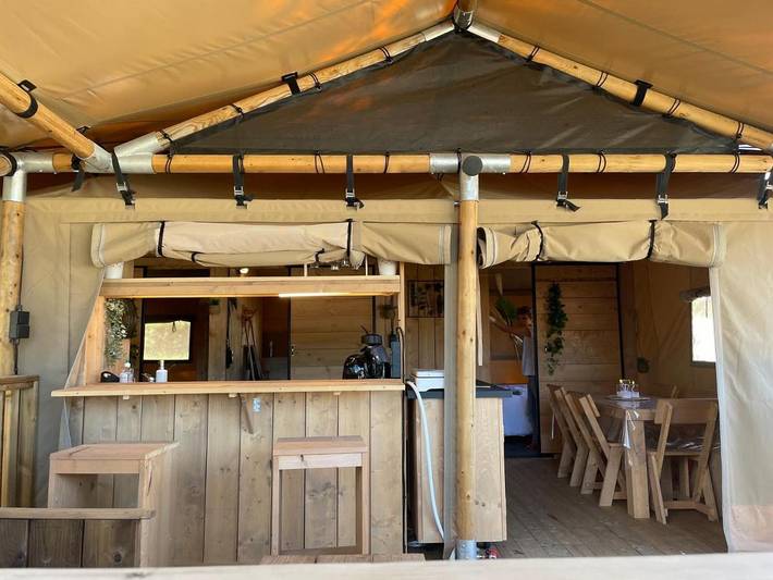 Tente pour 5 personnes, avec terrasse et piscine ainsi que vue et jardin en Ardèche - 3