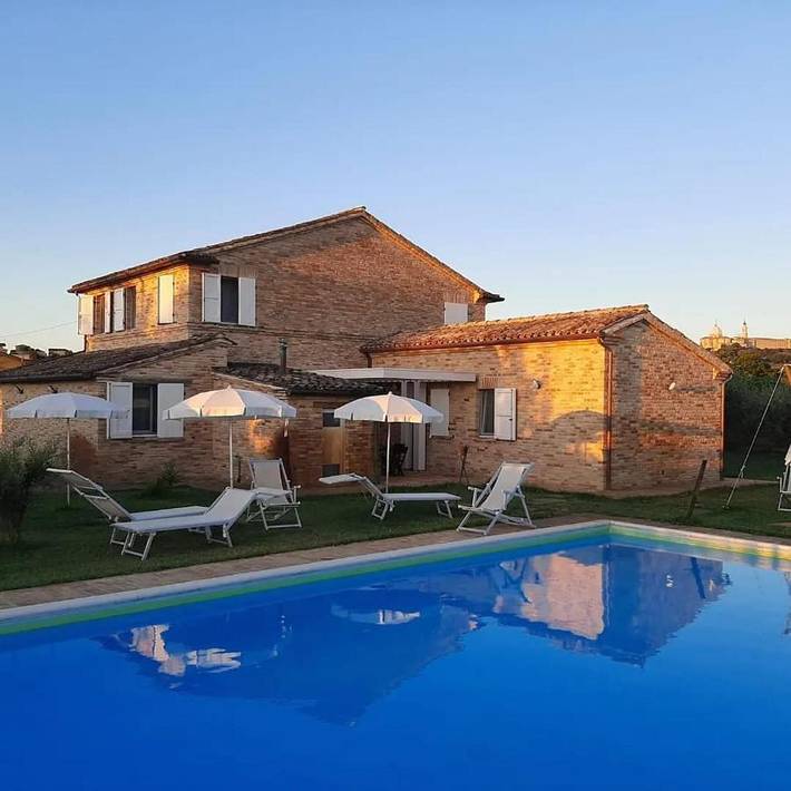 Agriturismo per 2 persone, con Giardino e Piscina a Loreto