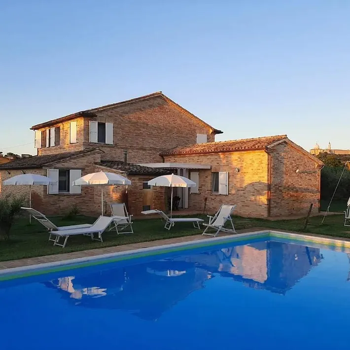 Country house for 2 people, with pool and garden, with pets - 1
