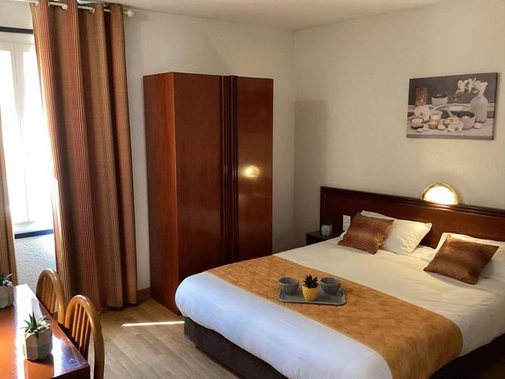 Hôtel pour 4 personnes dans Grotte de Massabielle - 2