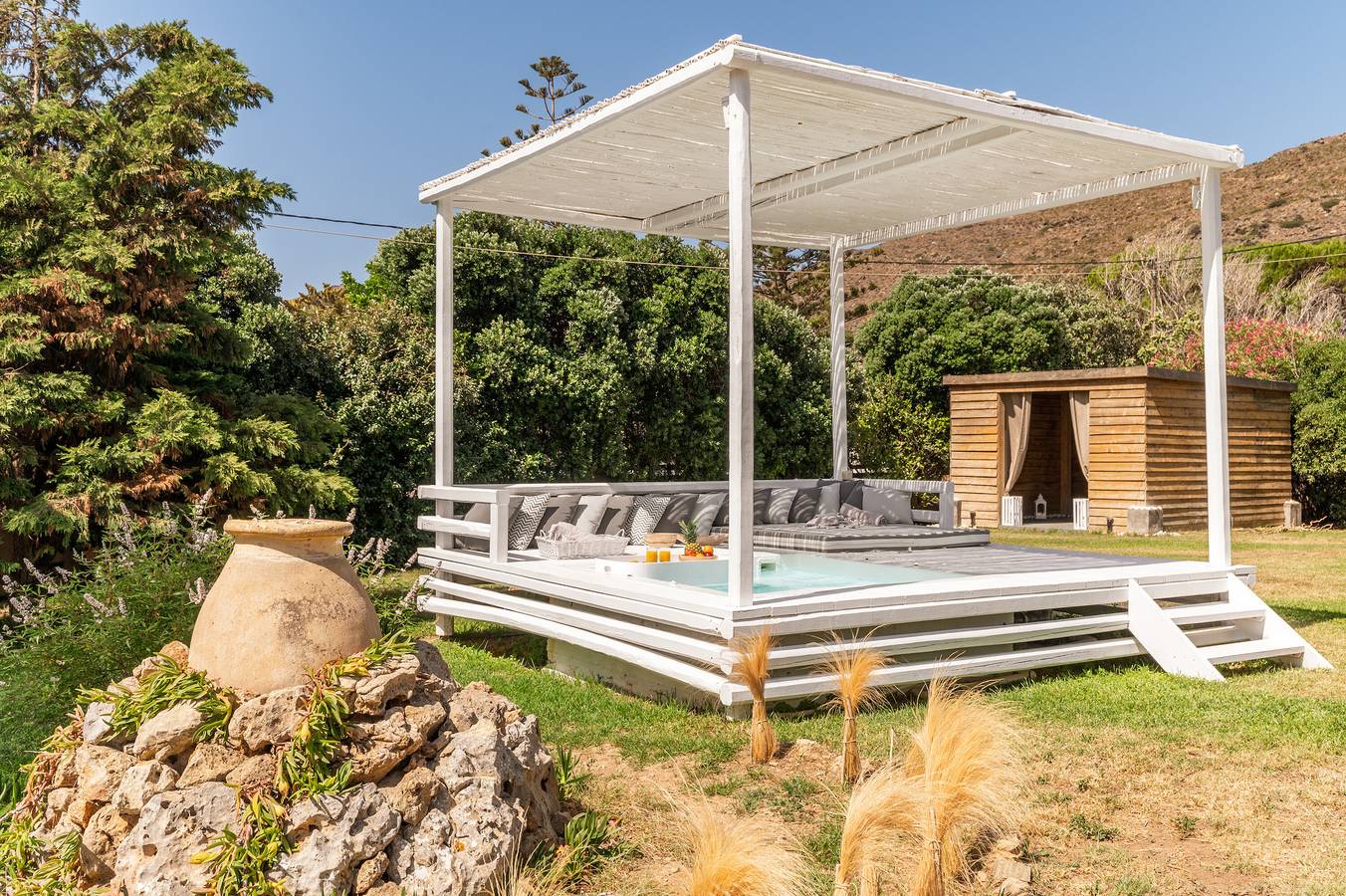 Apartamento En Un Hotel "Ow Andros Luxury Suites 4" Con Vistas A La Montaña, Terraza Privada Y Wi-Fi in Andros (desambiguación)