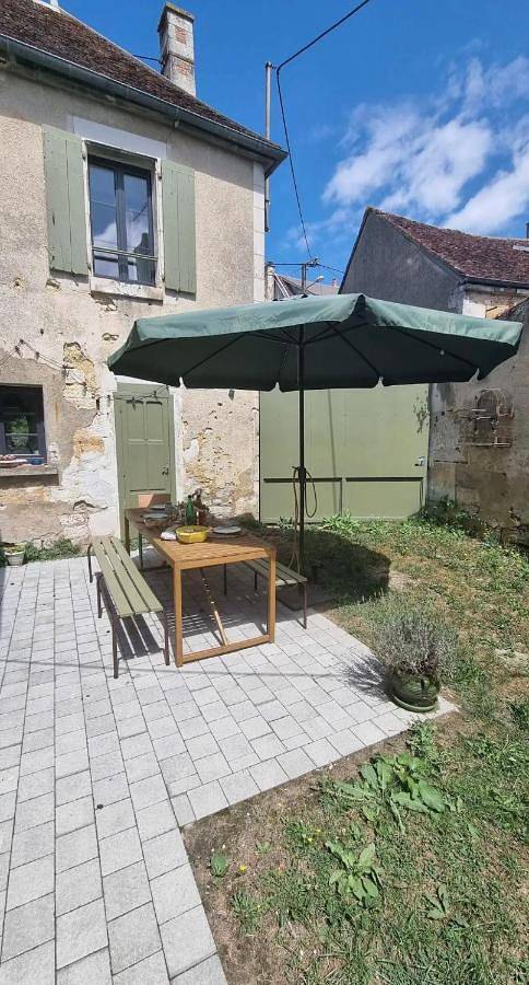 Location de vacances pour 7 personnes, avec vue et jardin, animaux acceptés à Ouanne - 3