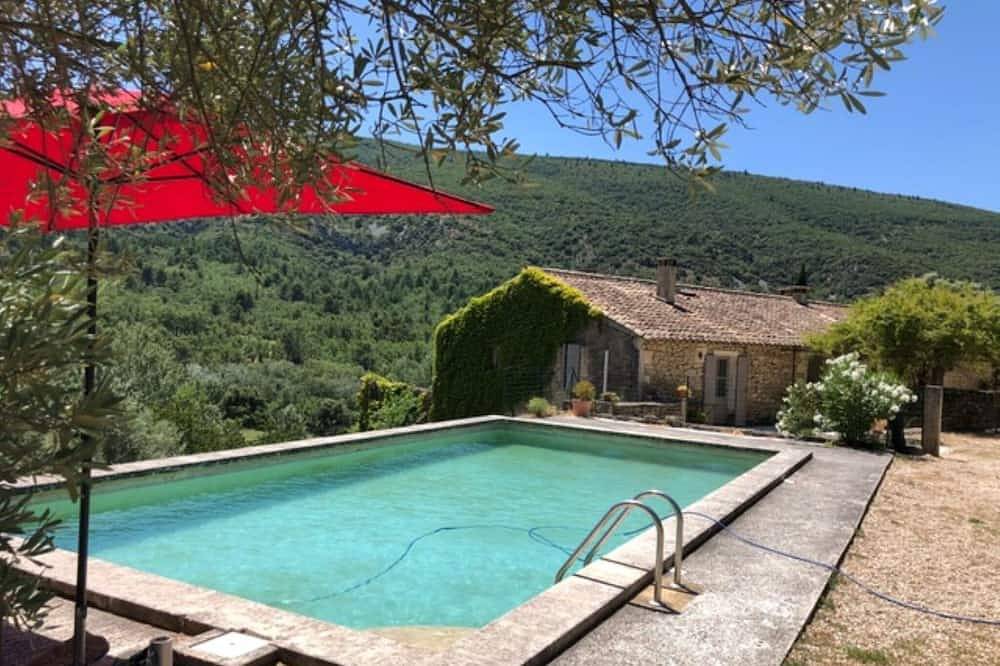 Ferienhaus in Lacoste mit Pool in Lacoste, Regionaler Naturpark Luberon