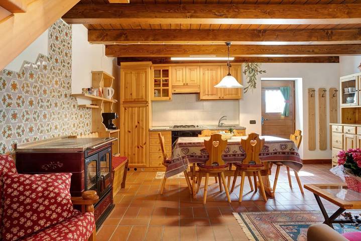 Ferienwohnung für 4 Personen, mit Sauna und Whirlpool sowie Garten, mit Haustier im Trentino