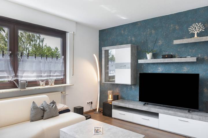 Ganze Wohnung, Ferienwohnung 'Helfensteinblick' mit Bergblick, Balkon und Wi-Fi in Calden, Landkreis Kassel