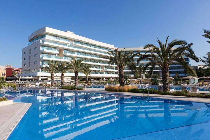 Hotel für 3 Personen, mit Balkon und Whirlpool sowie Terrasse und Garten in Can Pastilla