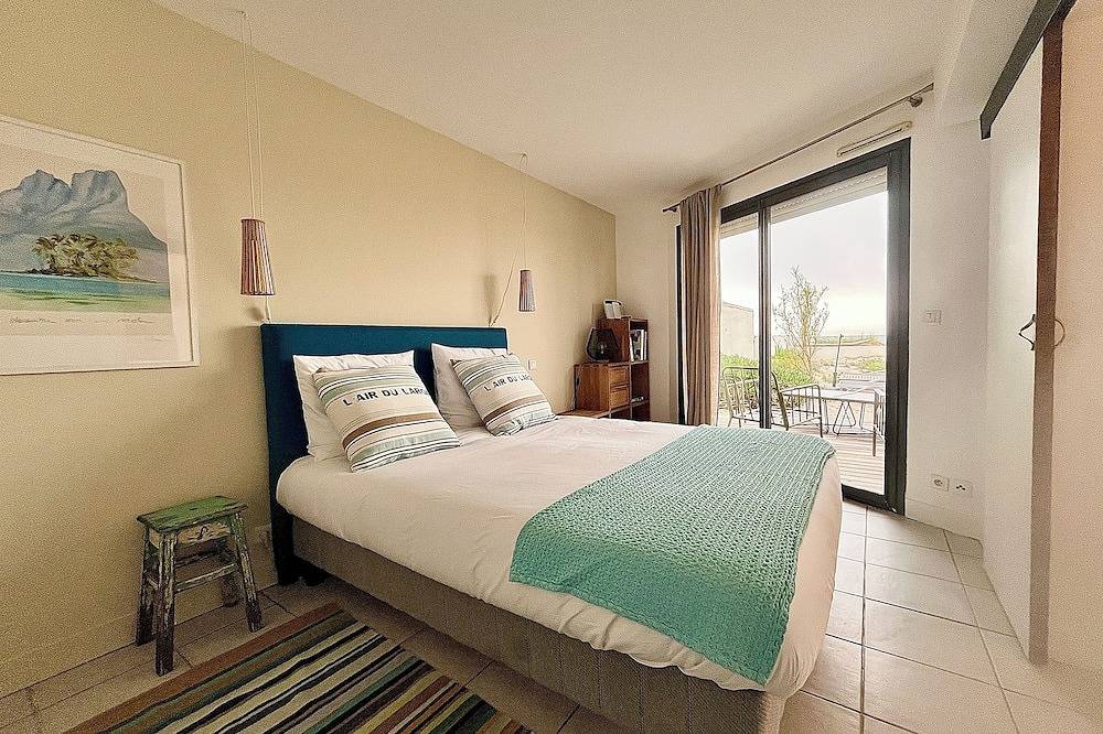 Entire apartment, Carnon Beach Sand: Terrace and garden on the beach, air conditioning, Wifi in Carnon-Plage, Mauguio