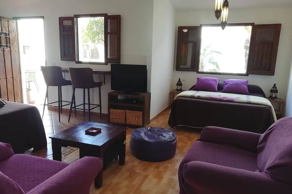 Apartamento entero, Romántico Apartamento Con Jacuzzi Gigante En Preciosa Villa Rural in Felix, Provincia de Almería