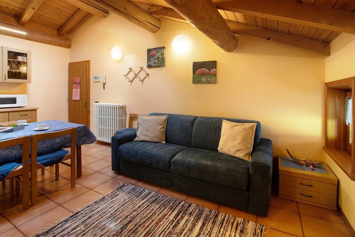 Appartamento intero, Appartamento 'Bait Dal Cucù Canton' con vista sulle montagne, giardino in comune e Wi-Fi in Livigno (Borgo), Livigno