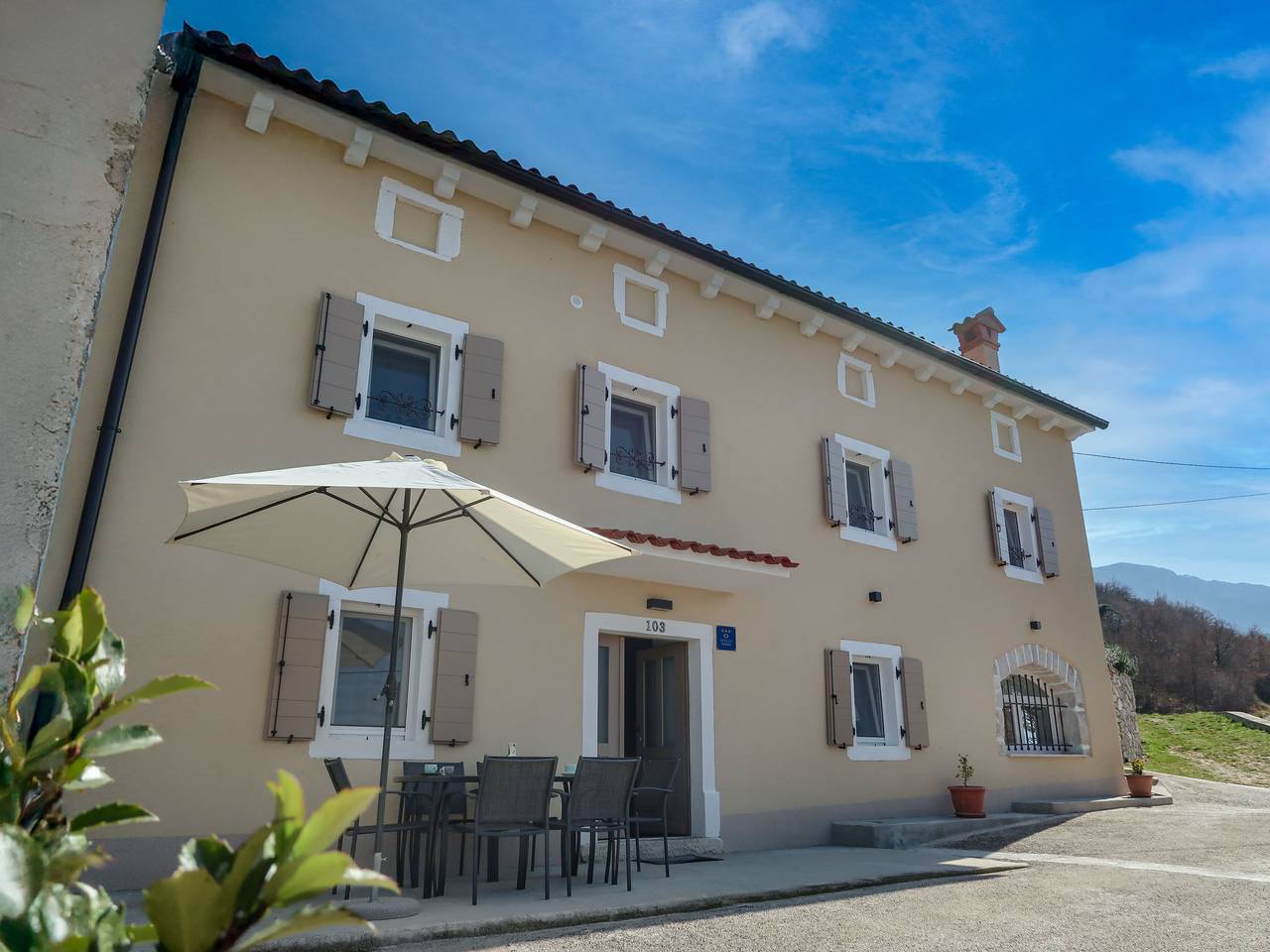 Zvanya in Kozljak, Côte Est de l'Istrie