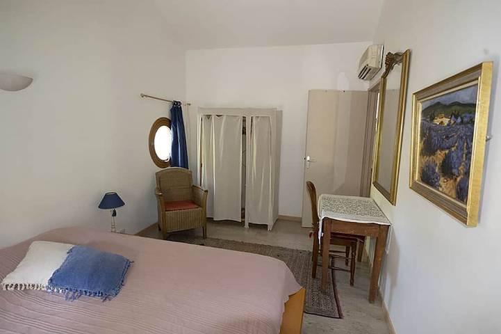 Gîte pour 4 personnes, avec jardin ainsi que piscine et terrasse à Velleron - 3