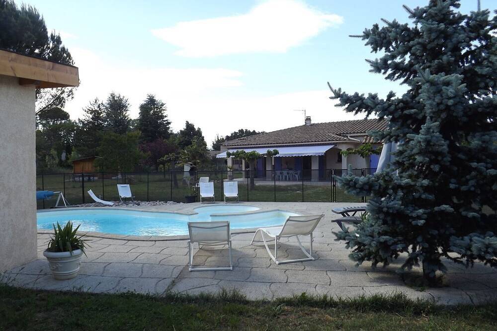 Spacieuse Villa, Piscine,jacuzzi sécurisés & chauffés du 15/05-15/09,jardin clos in Sampzon, Ardèche