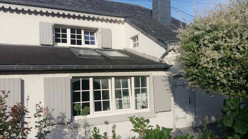 Location de vacances pour 4 personnes, avec Terrasse ainsi que Jardin et Vue à Florenville