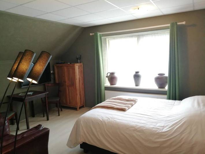 Vakantiewoning voor 6 personen, with Whirlpool and Terras as well as Tuin and Uitzicht in Stadskanaal
