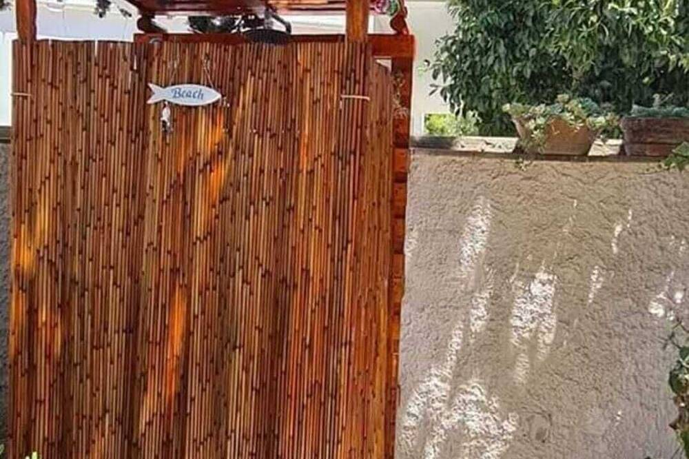 Appartamento intero, Villa Aurora, splendida vista mare, Salento! Ideale per famiglie. in Marina di Lizzano, Lizzano (disambigua)