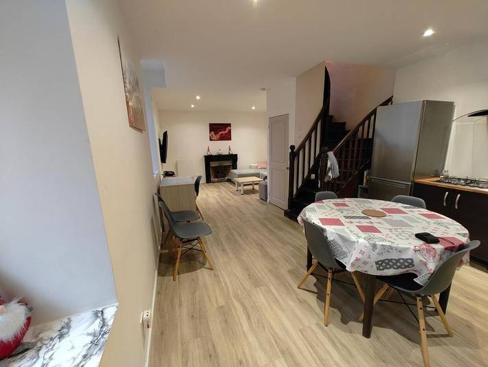 Location de vacances pour 2 personnes, avec Terrasse et Jardin à Villemoirieu