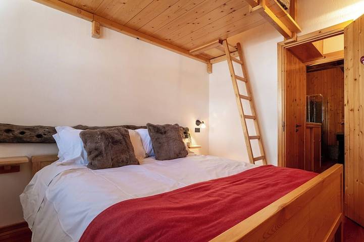Ganze Wohnung, The Aimone - Historic Alpine Retreat in Cervinia, Valtournenche