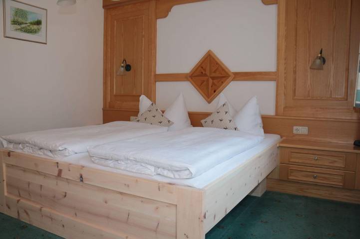 Gîte pour 3 personnes, avec jardin et terrasse, animaux acceptés à Holzgau - 4