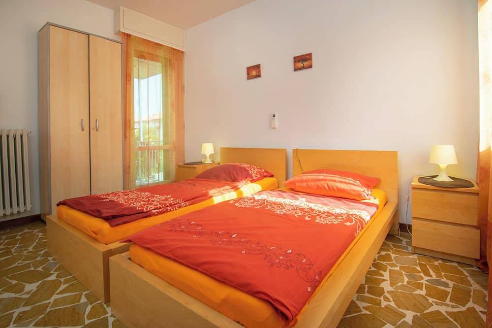 Fewo am Gardasee in einem freistehenden Haus, Gartenprivatnutzung, 80m zum See. in San Benedetto (Peschiera del Garda), Peschiera del Garda