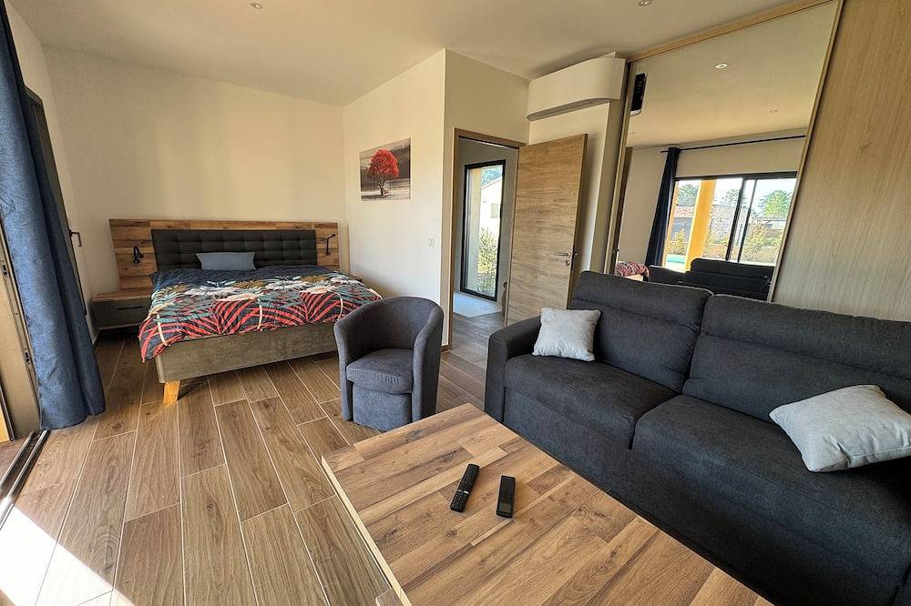 Villa Corse Recente 150m2  Piscine Plages Espace Loisirs in Lecci, Arrondissement de Sartène