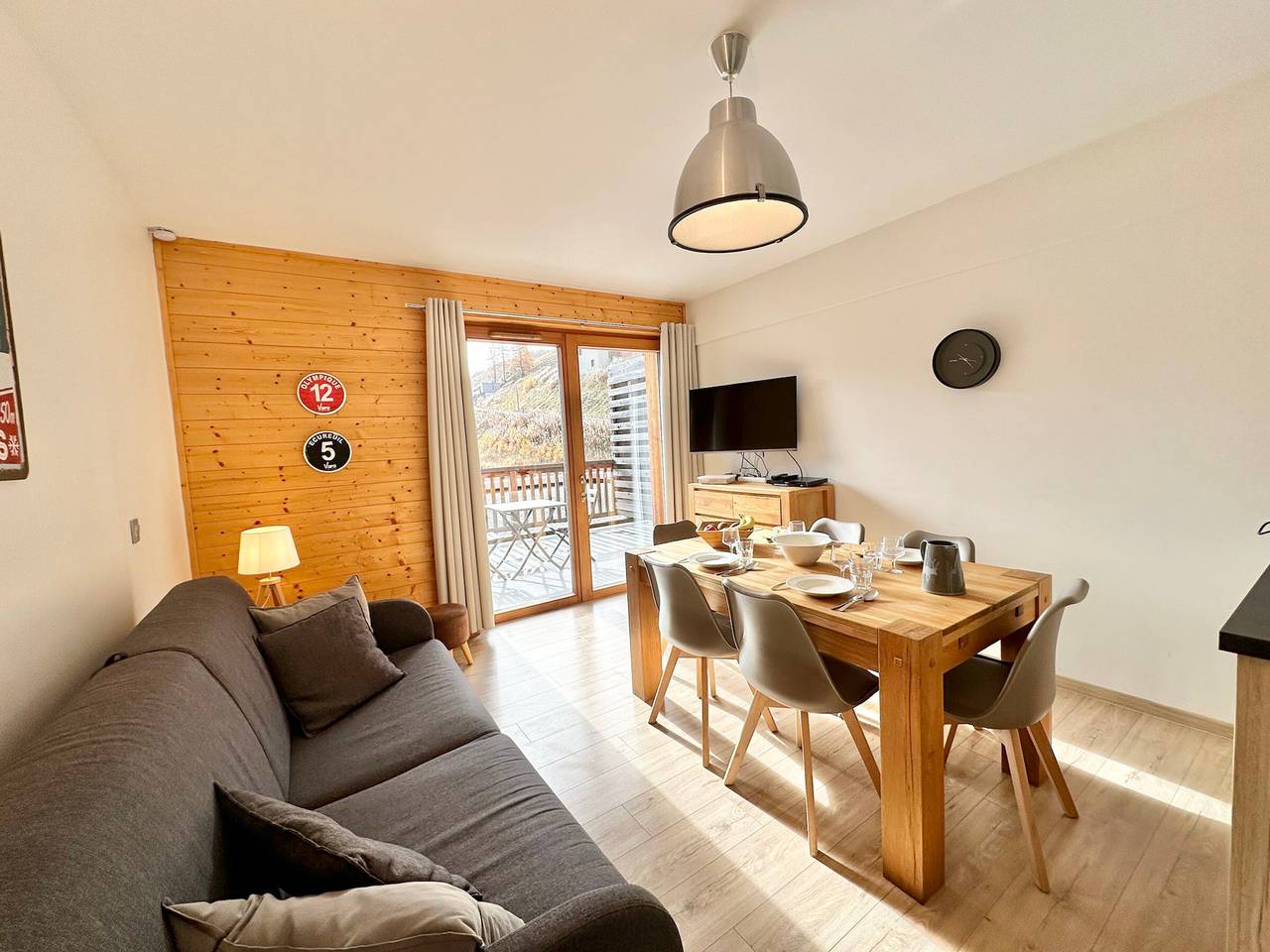 Appartement entier, Vars : T2 cabine neuf avec terrasse et Wifi pour 6 pers in Vars, Région de Briançon