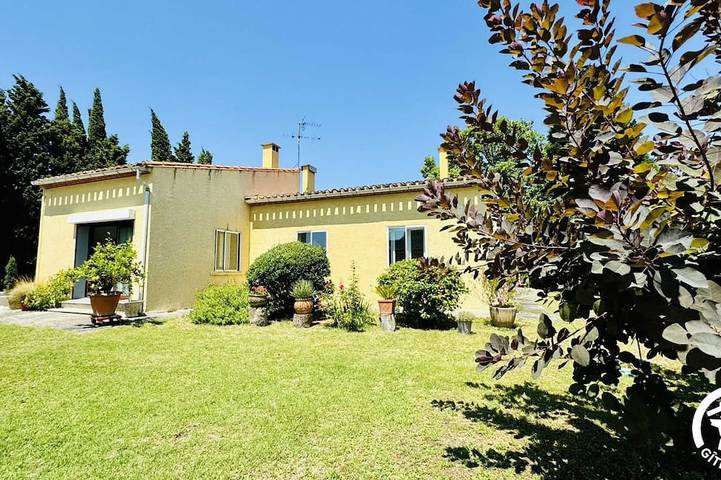 Location de vacances pour 6 personnes, avec jardin à Saint-Martin-Lalande