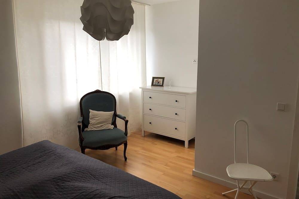 Ganze Wohnung, Renovierte Ferien- oder Messewohnung für 2 Personen in Kaarst Nähe D`dorf in Kaarst, Niederrhein
