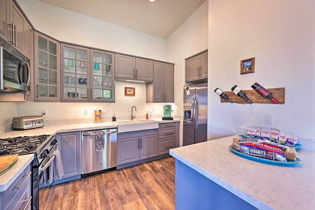 Hot Tub & Views: 'Mountain High Pines Retreat' in Gila County