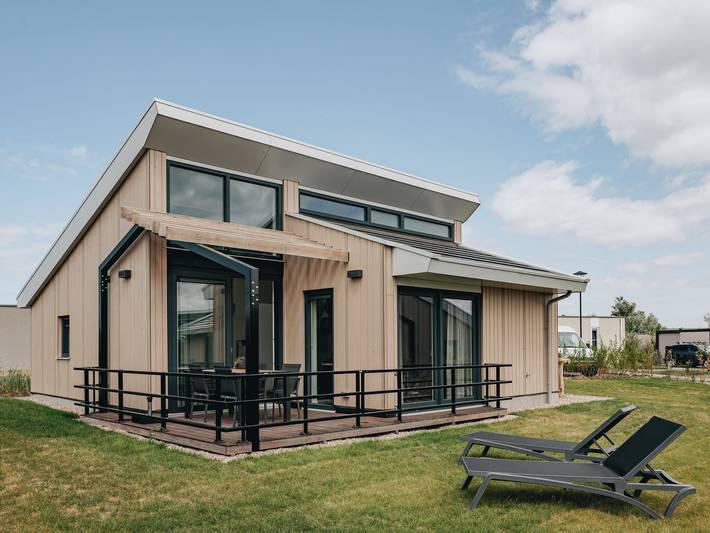 Ferienhaus für 4 Personen, mit Terrasse und Garten sowie Pool in Breskens