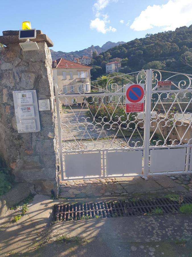 Appartement entier, One-Bedroom Apartment in Piana, Région d'Ajaccio