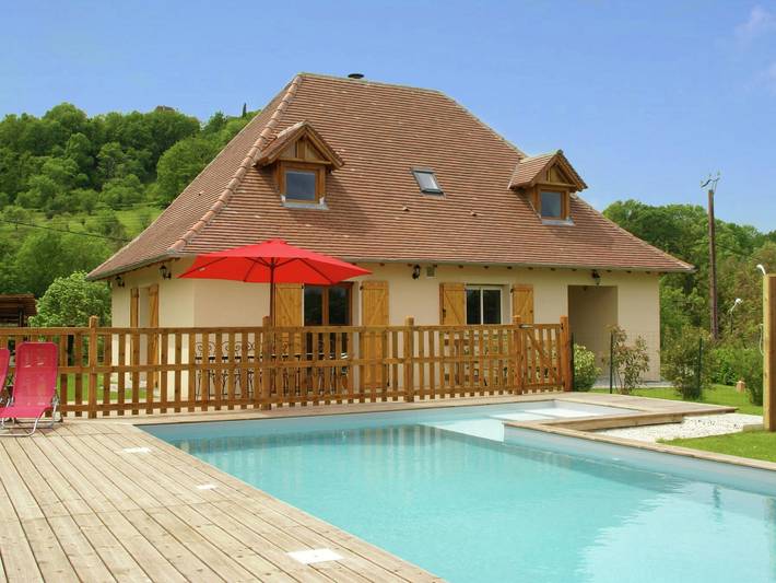 Location de vacances pour 10 personnes, avec Terrasse ainsi que Jardin et Piscine à Loubressac
