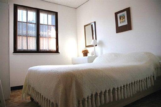 Havre de paix pour artistes et écrivains - Chambre 2 in Montcabrier, Lot