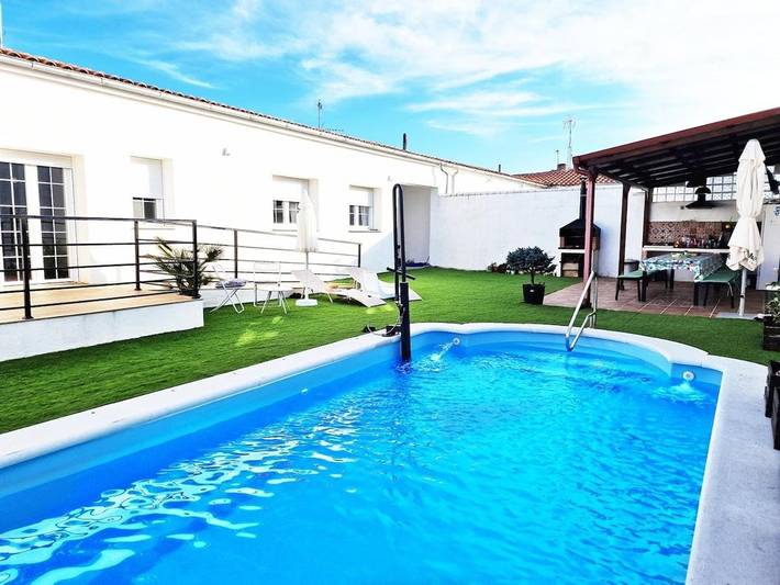 Casa de vacaciones para 11 personas, con jardín y piscina, Se admiten mascotas - 1