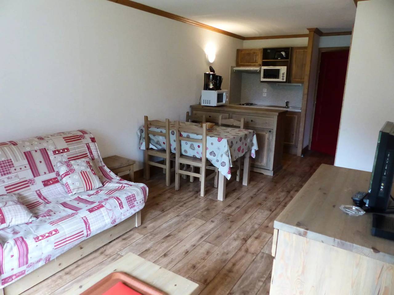 Appartement entier, 2 Pièces pour 6 Personnes in Bessans, Région de Saint-Jean-de-Maurienne