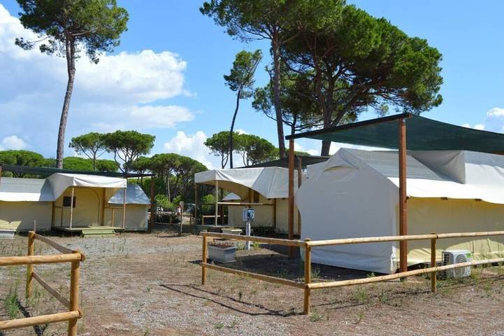 Appartamento intero, Camping Principina Tenda Safari tent for 4 people in Principina A Mare, Grosseto