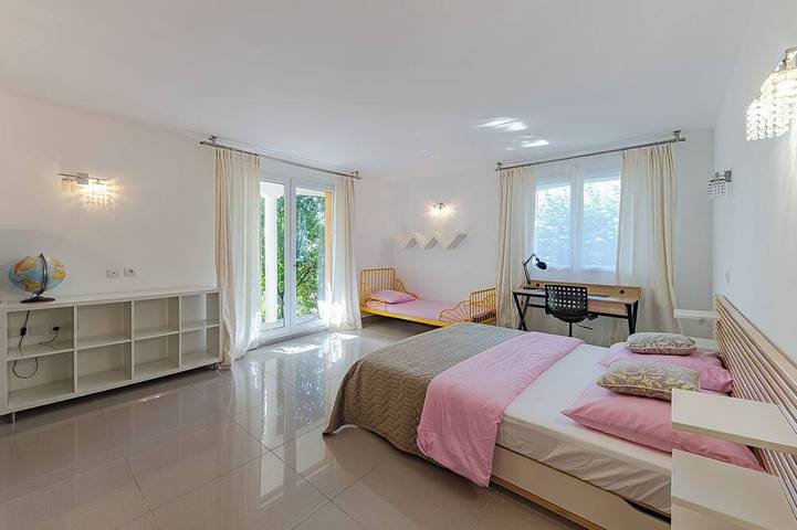 Villa Californiana En Un Marco Exótico in Rognac, Costa mediterránea (Francia)