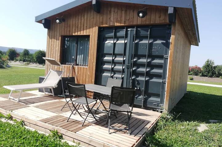 Gîte pour 3 personnes, avec jardin ainsi que terrasse et piscine à Châteauneuf-sur-Isère - 3