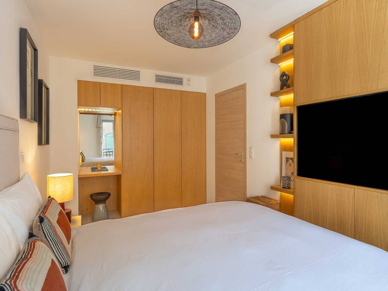 Hel lejlighed, A/C apartment with 1Bdr/4P - Place des Lices - Saint Tropez in Saint-Tropez, Middelhavskysten (Frankrig)