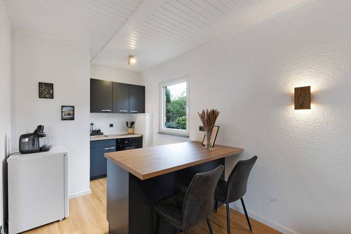 Ganze Wohnung, Ferienwohnung 'Oase' mit Bergblick, privatem Garten und Wi-Fi in Meschede, Hochsauerlandkreis