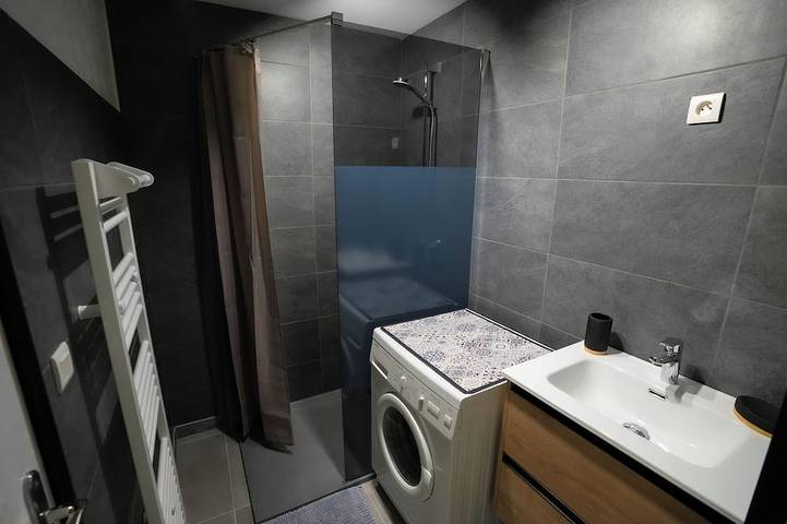 Gîte pour 4 personnes, avec terrasse à Chabottes - 4