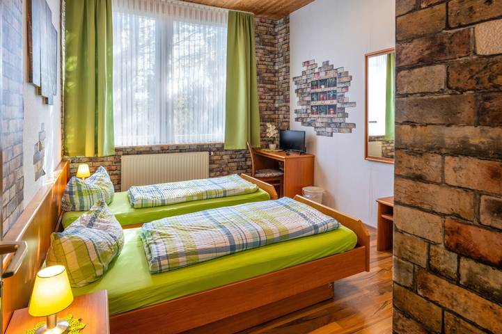 Ganze Wohnung, Zimmer 'Doppelzimmer 1' mit WLAN in Tambach-Dietharz, Rennsteig