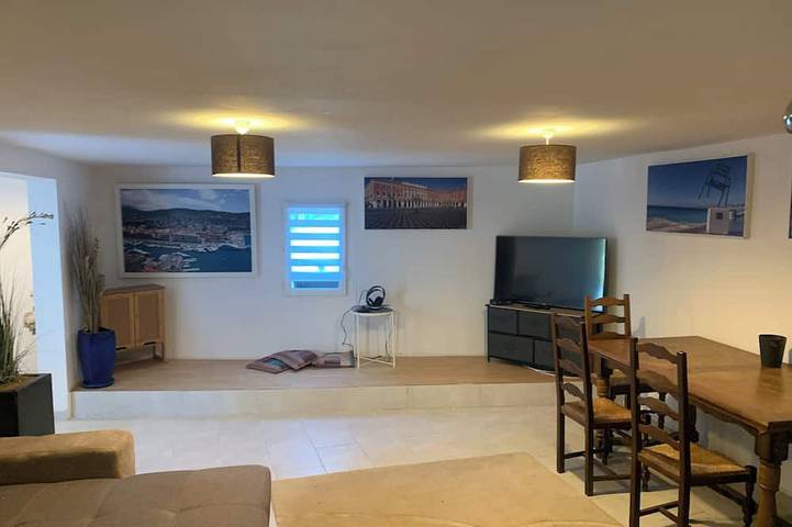 Quiet, pleasant accommodation with all comforts, pets welcome. in Contes, Mittelmeerküste (Frankreich)