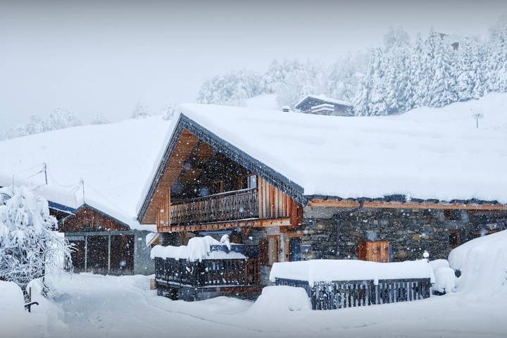 Chalet pour 12 personnes, avec jacuzzi ainsi que jardin et terrasse, adapté aux familles