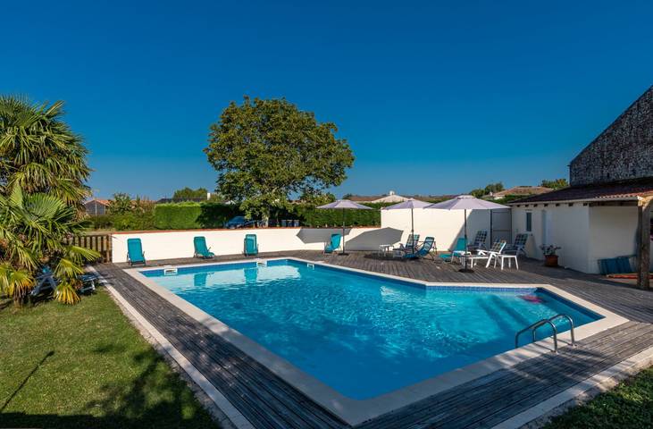 Gîte pour 4 personnes, avec terrasse ainsi que jardin et piscine à Saint-Simon-de-Pellouaille - 2