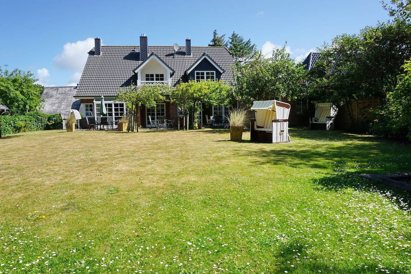 Ganze Wohnung, 3-Raum-Wohnung im Eg und Ug mit ca. 99m² Nutzfläche, für bis zu 4 Personen. in Westerland, Sylt (Gemeinde)