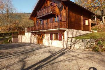 Maison de campagne pour 5 personnes, avec balcon et jardin à Le Ménil