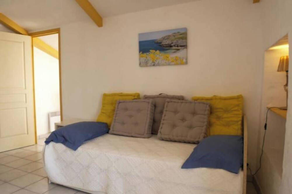 Appartement entier, Appartement Cote Mer,  vue sur le port de Sauzon , Belle-Ile-en-Mer in Sauzon, Côte des Mégalithes