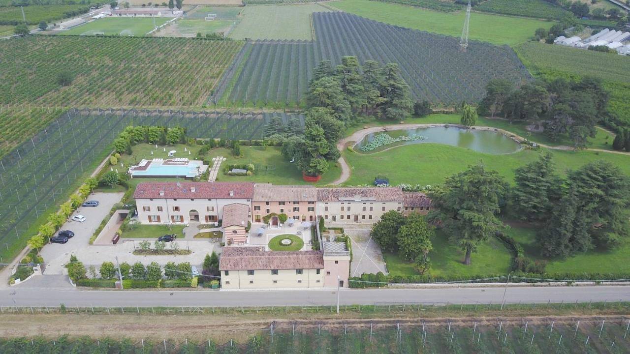 Antica Corte la Valle in Sona, Gardasee-Berge
