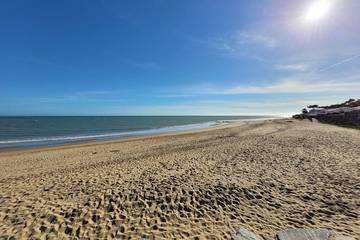 Gîte pour 4 personnes, avec terrasse dans Plage de la Grière