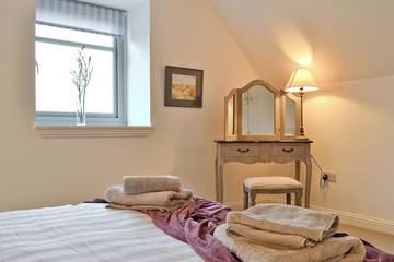 Log Cabin for 6 People in Loch Lomond, West Dunbartonshire, Photo 2